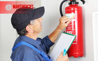 Peligros mantenimiento de extintores